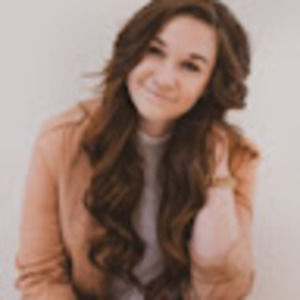 Meet your Posher, Danae devey